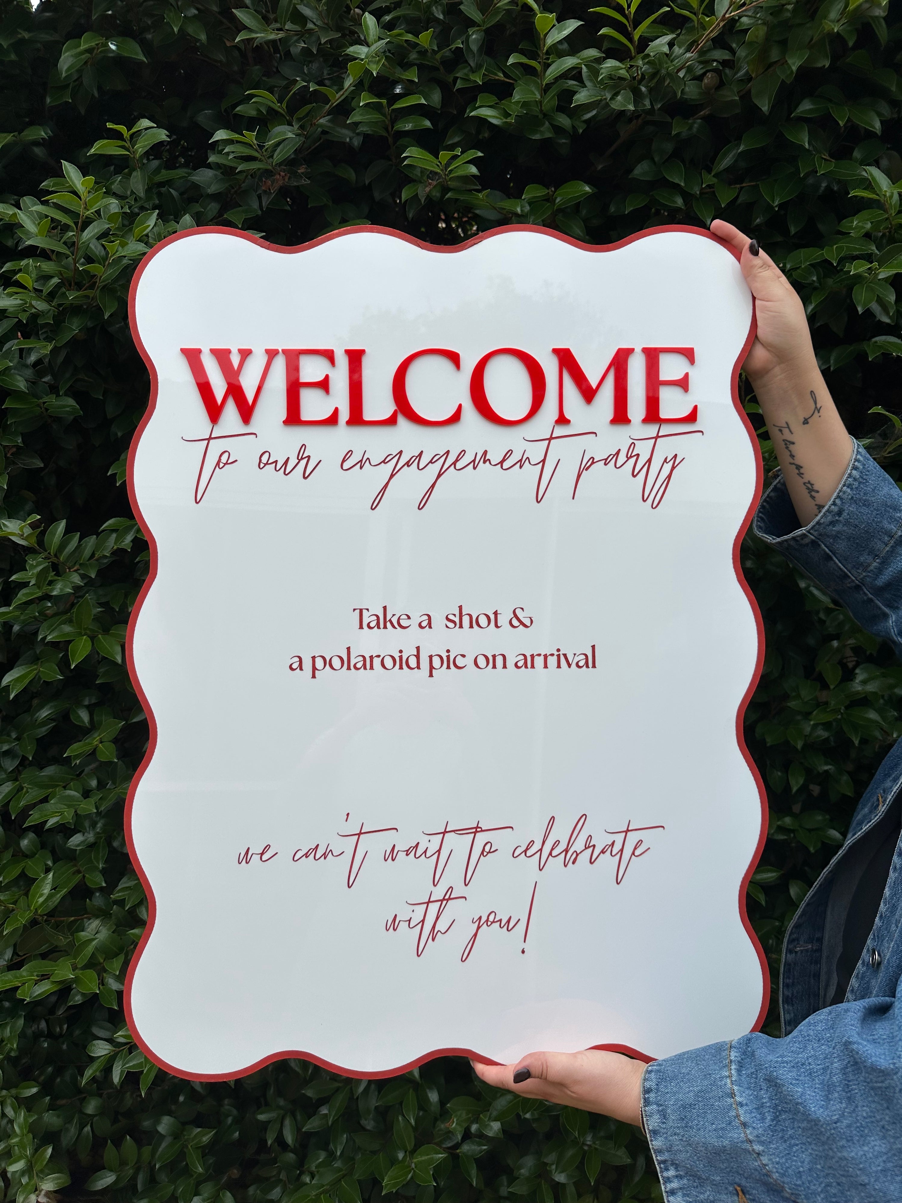 Wavy Bordered Event Sign